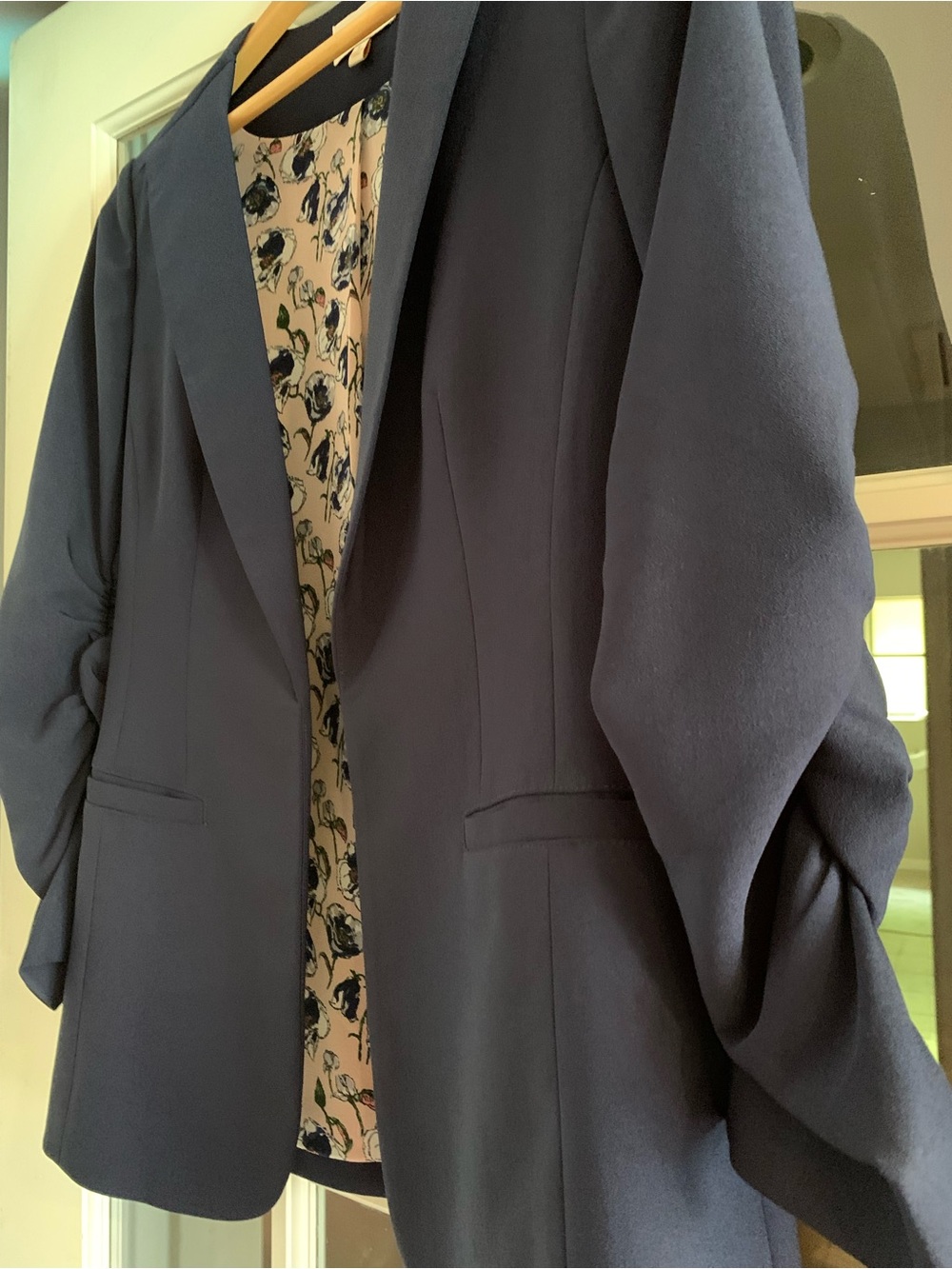 Skies Are Blue ruched 3/4 sleeve blazer-navy - Picture 4 of 6